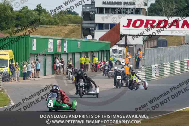 Vintage motorcycle club;eventdigitalimages;mallory park;mallory park trackday photographs;no limits trackdays;peter wileman photography;trackday digital images;trackday photos;vmcc festival 1000 bikes photographs